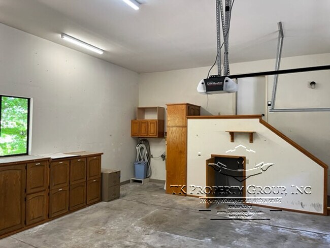 Building Photo - 13285 Sugarbush Ct