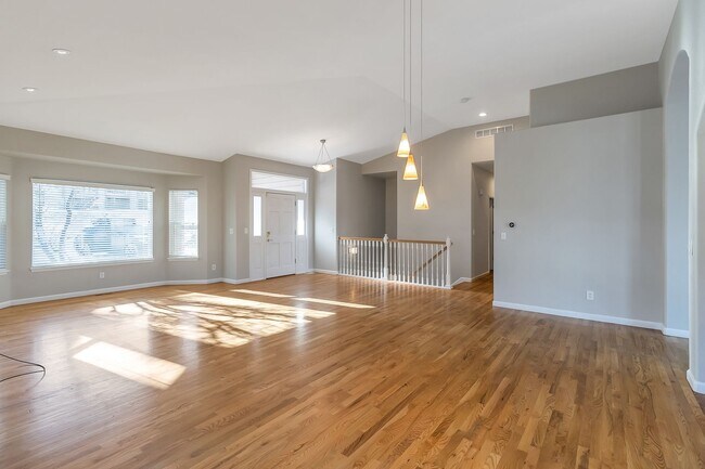 Building Photo - **Beautiful 5 Bed 4 Bath home for rent in ...