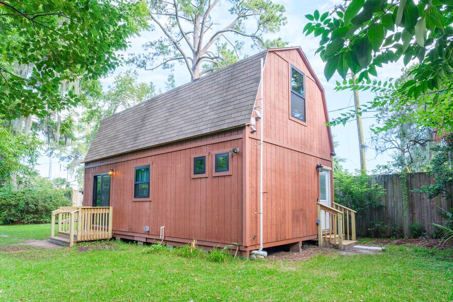 Exterior - 10 Linden Dr