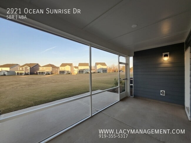 Building Photo - 2921 Ocean Sunrise Dr