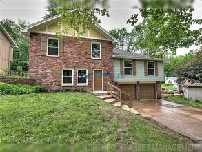 Building Photo - 4 bedrooms, 3 baths gorgeous Parkville home