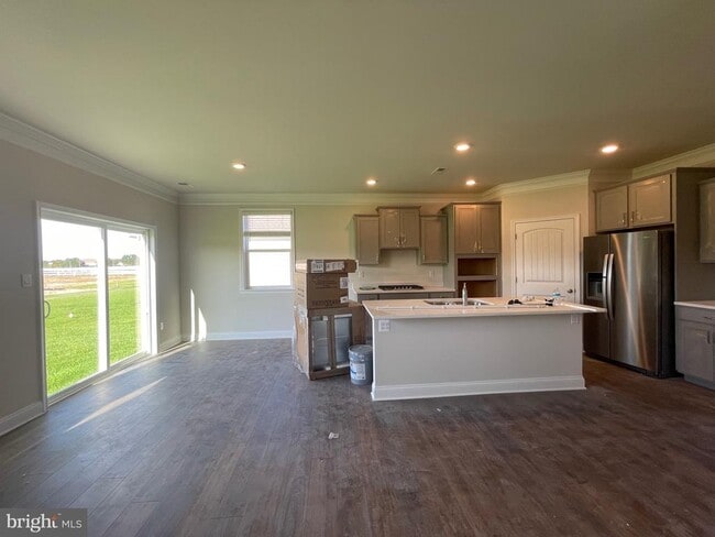 Building Photo - 33016 Blue Iris Rd
