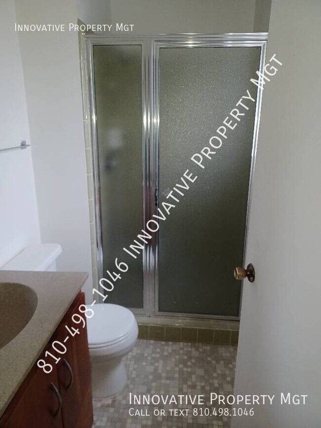 Building Photo - 6009 Holiday Gardens Dr