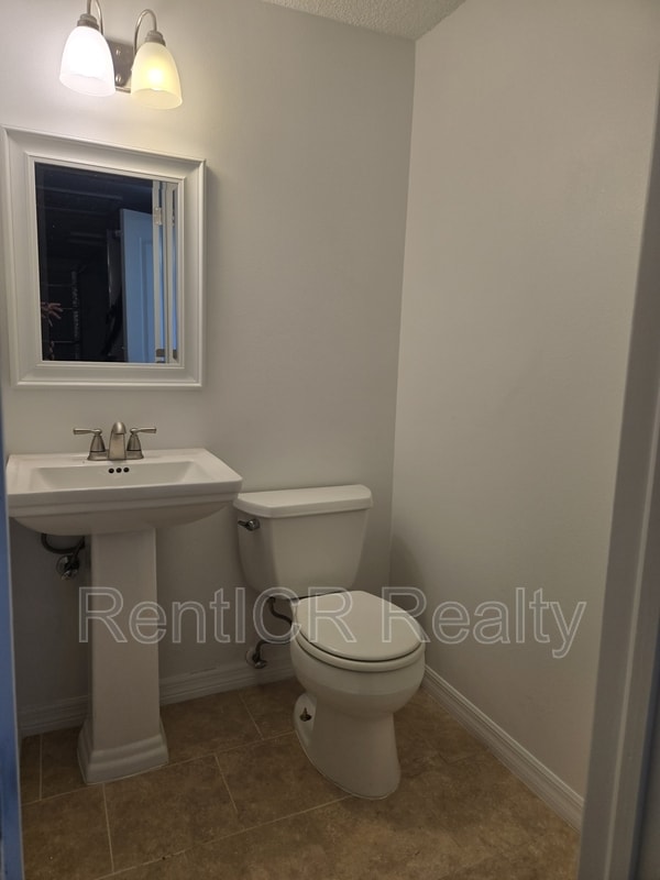 Building Photo - 13311 Susan Dr