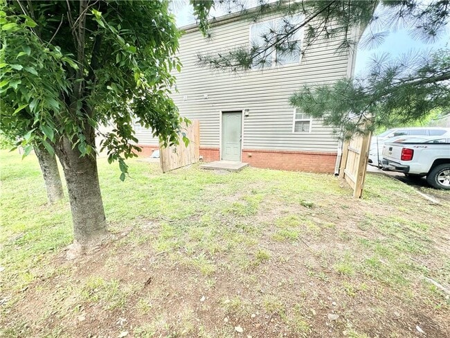 Building Photo - 1428 W Netherland Way