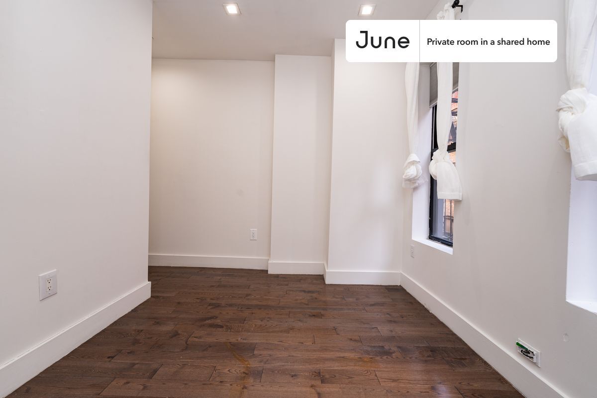 Building Photo - Room in Shared 4 bed/2 bath home