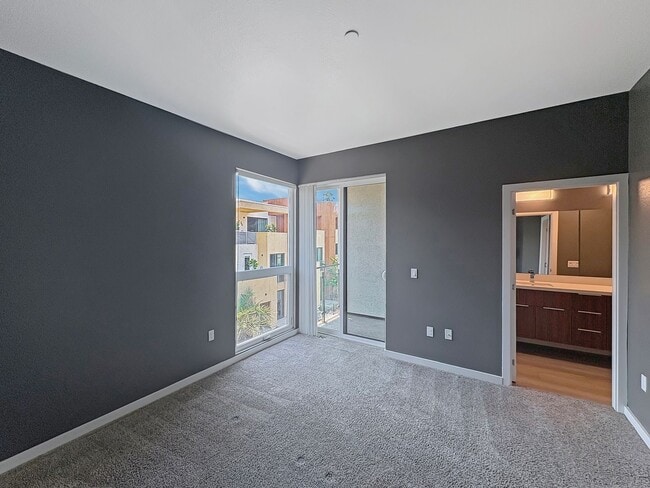 Building Photo - Modern Golden Hill Retreat with En-Suite B...