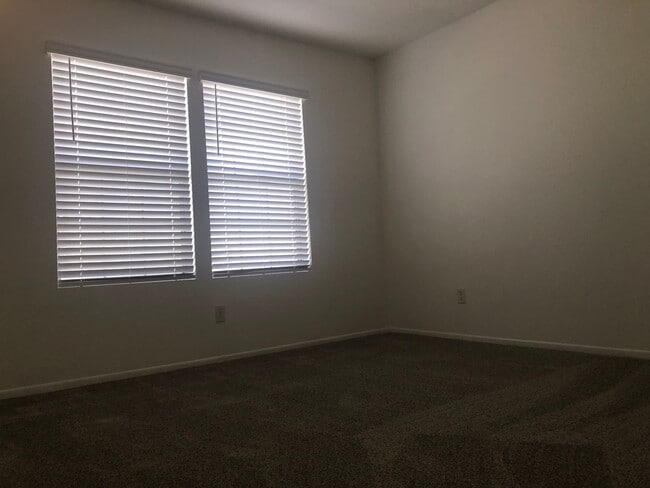 Building Photo - Bright 2 Bedroom Condo in Oceanside!