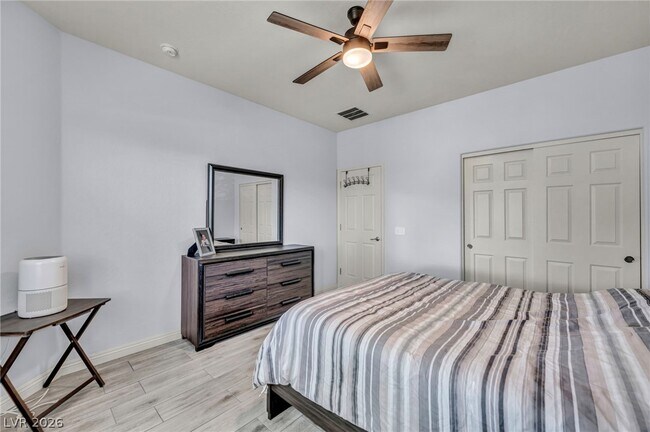 Building Photo - 3787 Budenny Dr