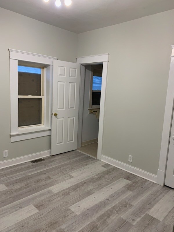 Building Photo - 4902 E 23rd St