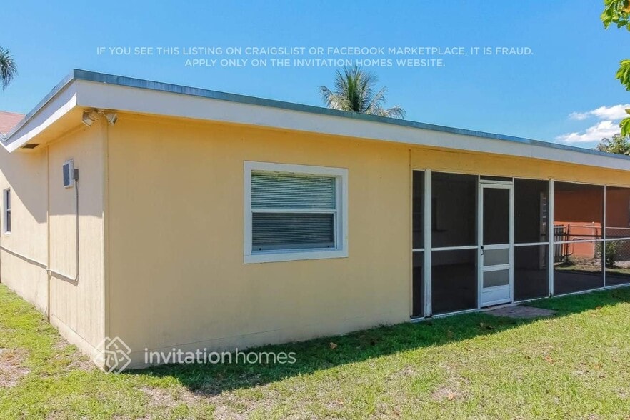 Building Photo - 22816 SW 65th Way