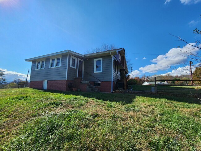 Building Photo - CandlerLong Term Rental