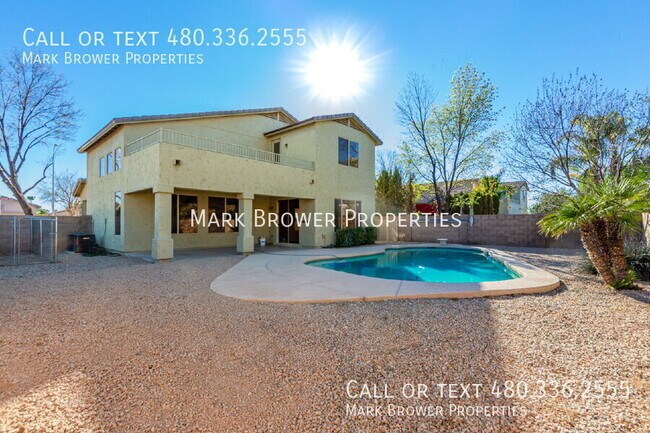 Building Photo - 1462 W. Roadrunner Dr.