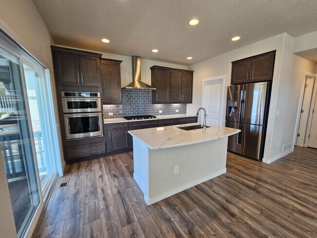 Building Photo - 1853 Clayhouse Dr