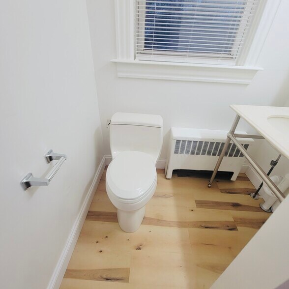 Building Photo - 19 Vale St