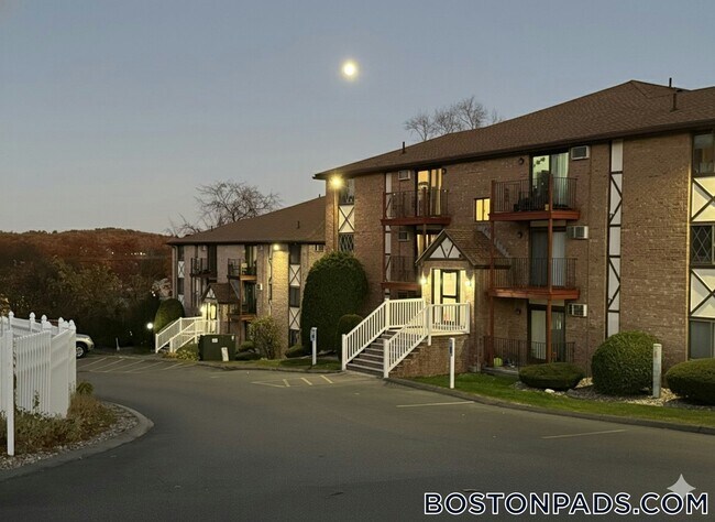 Building Photo - 47 Princeton St