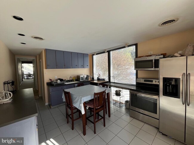 Building Photo - 20 Battlebrook Ln