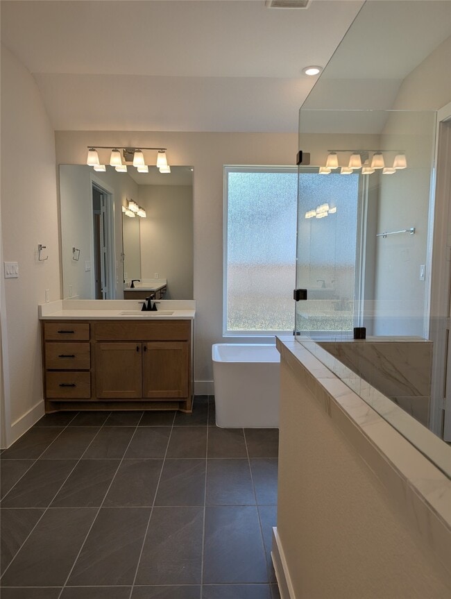 Building Photo - 13826 Arroyo Grande Dr