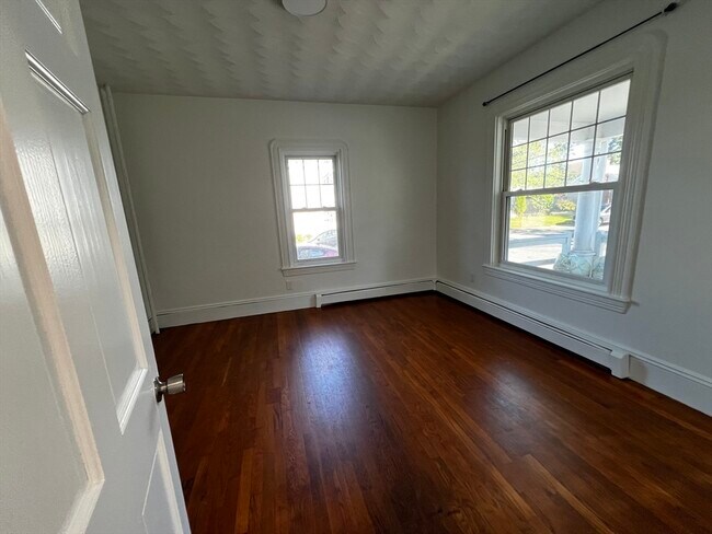Building Photo - 58 Standish St