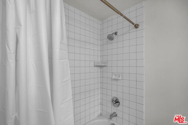 Building Photo - 4076 Tropico Way