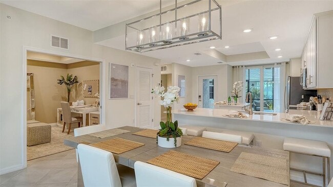 Building Photo - 12390 Wellen Golf St