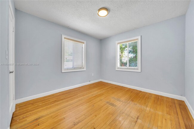 Building Photo - 2001 SW 37th Ave