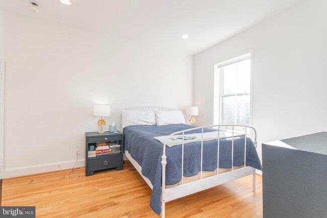 Building Photo - 1731 Wallace St