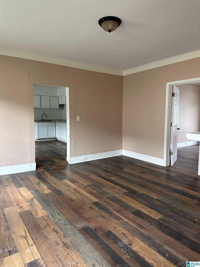 Building Photo - 1304 Avenue G