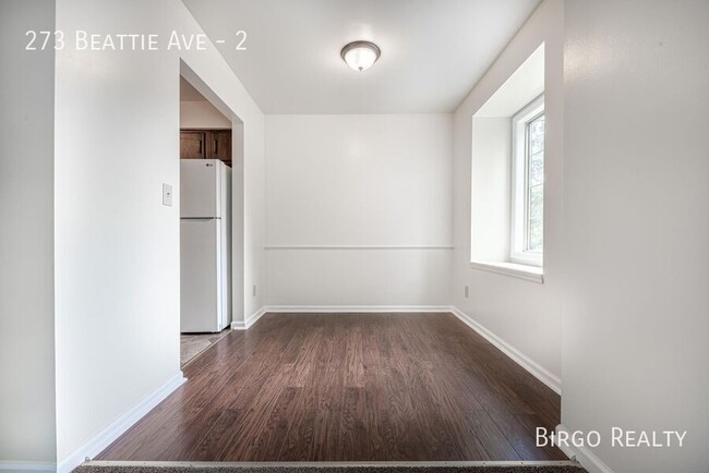 Building Photo - Move in Ready! Large and lovely 2-bedroom ...