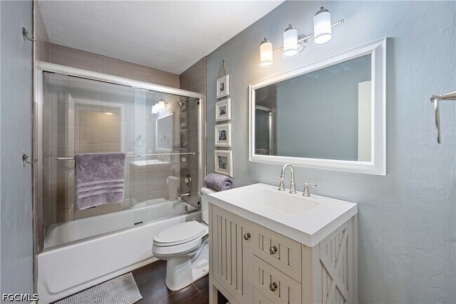 Building Photo - 856 104th Ave N