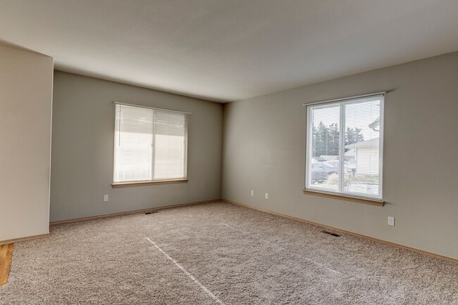 Building Photo - 3 Bedroom in Shannon Forest