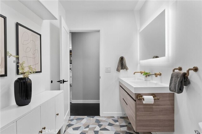 Building Photo - 1702 Landis St