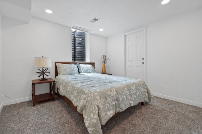 Building Photo - 6050 E Alameda Ave