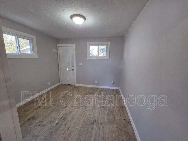 Building Photo - 1663 Keeble St