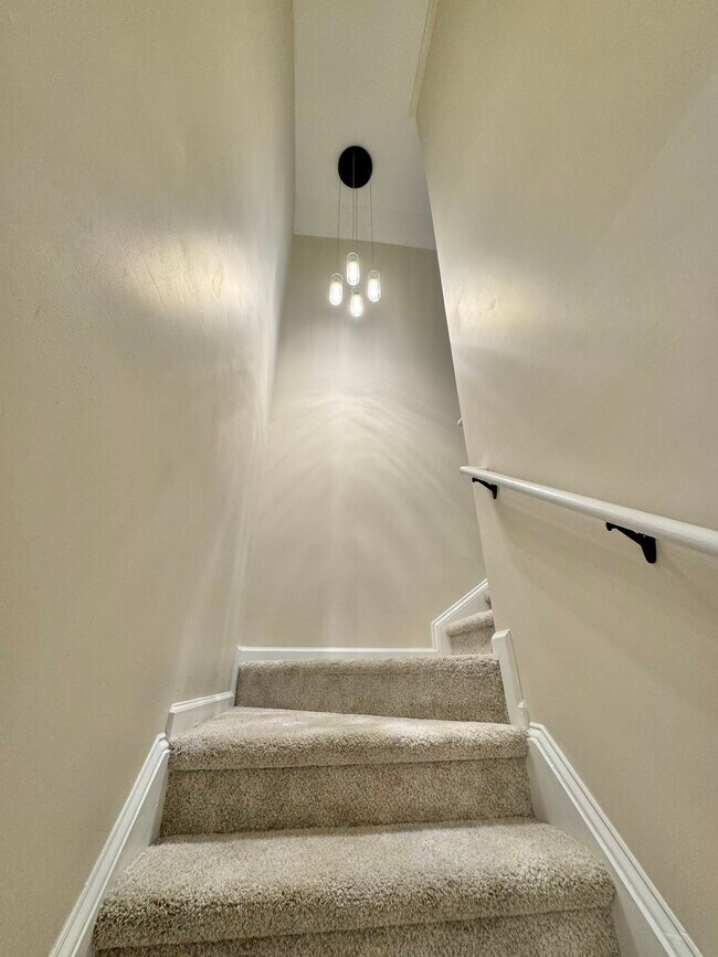 Building Photo - Tayser Rental