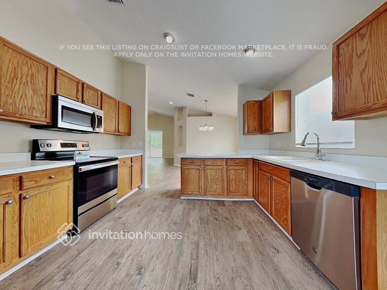 Building Photo - 13806 Royston Bend