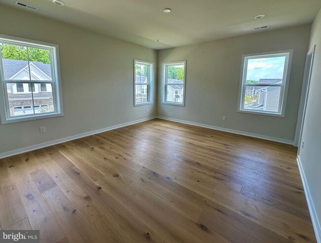 Building Photo - 402 Hartnup St
