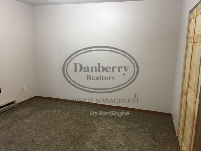 Building Photo - 319 Frazer St