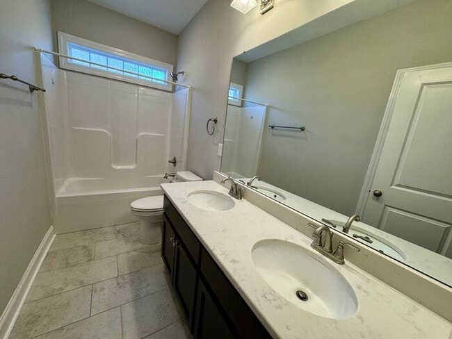 Building Photo - Look and Lease