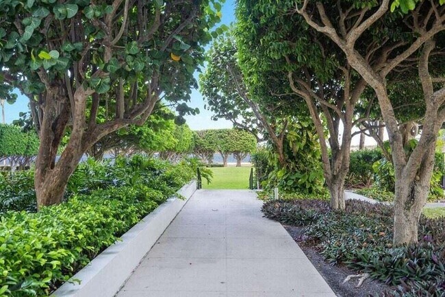Building Photo - 1701 S Flagler Dr