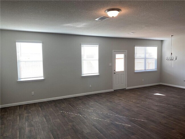 Building Photo - 134 Ashford Way