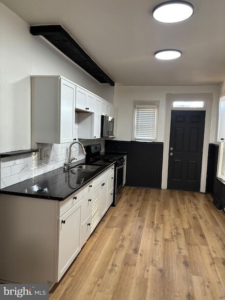 Building Photo - 747 S Lime St