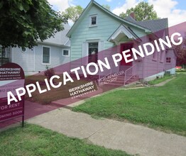 Building Photo - 3 Bedroom House w/Detached Garage!!!