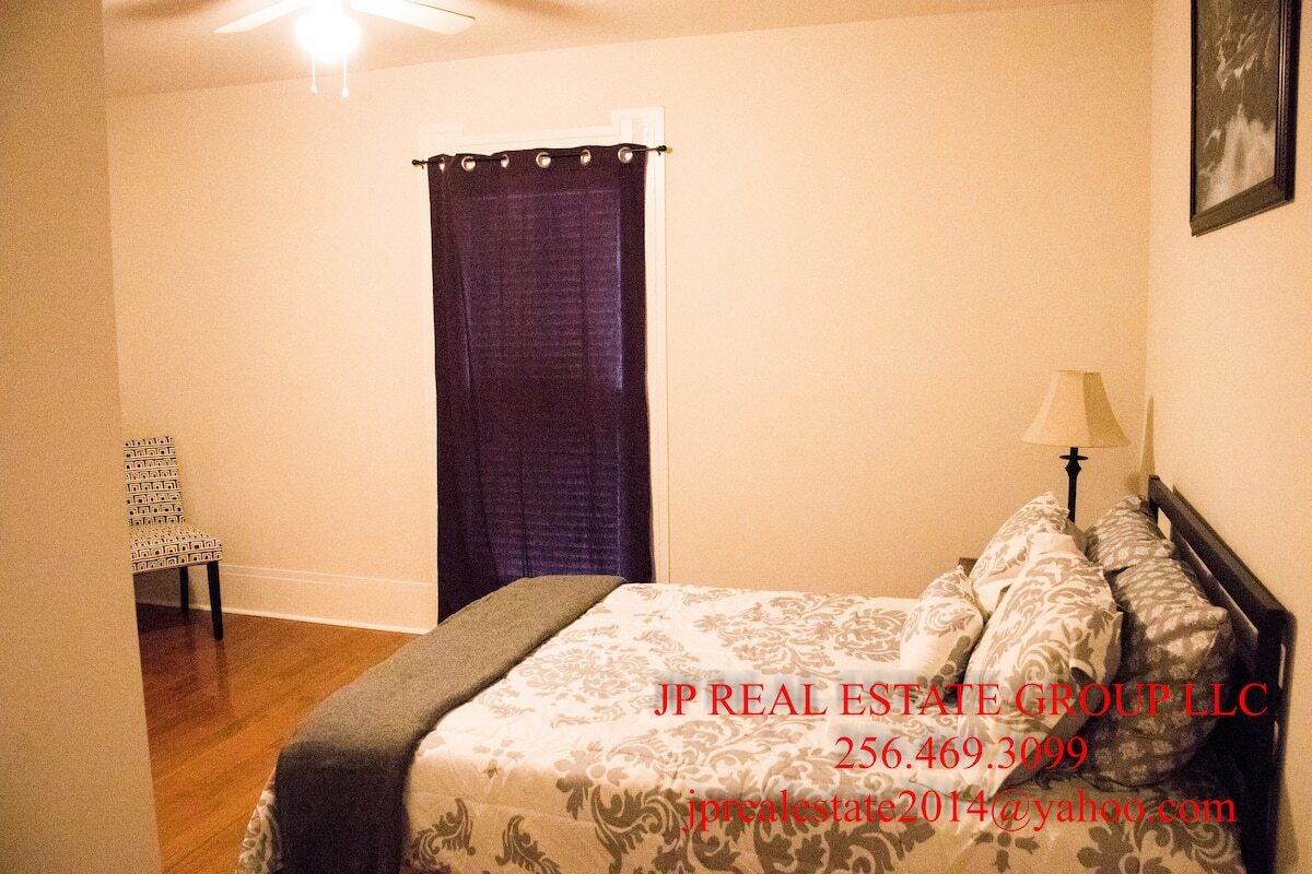 Building Photo - 714 4th Ave SE