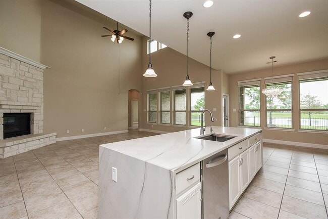 Building Photo - 25807 Somerset Meadows Ct