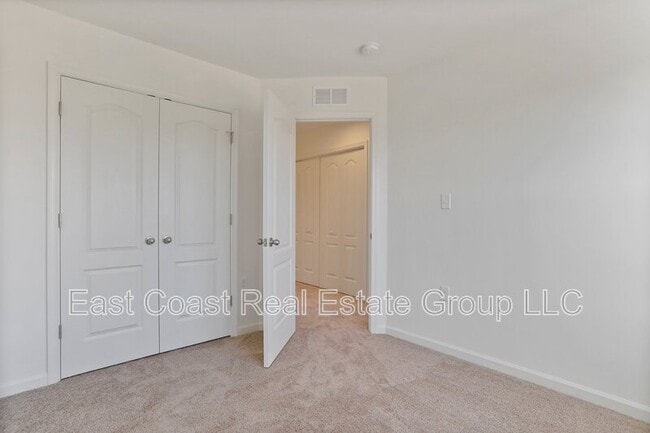 Building Photo - 11 Mengel Rd