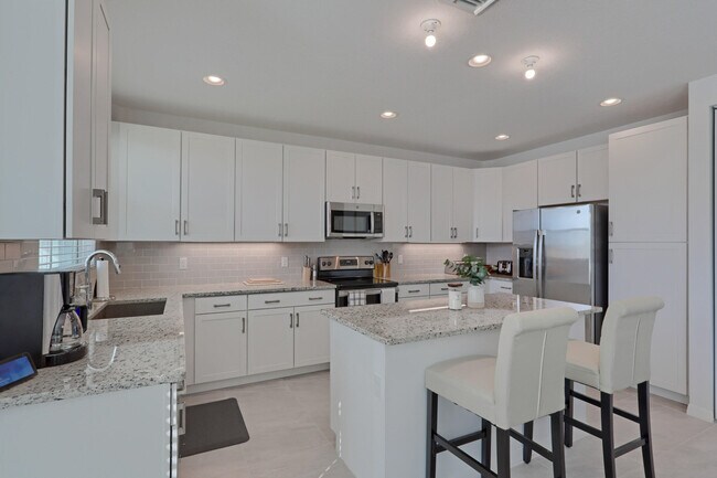 Building Photo - 12937 Trevi Isle