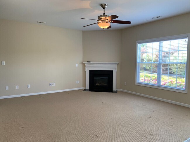 Building Photo - 4 Bed / 2.5 Bath Home in Holly Springs