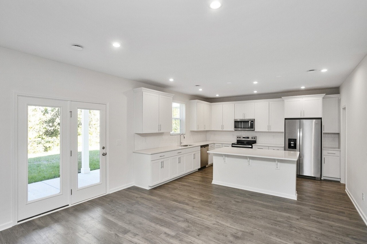 Building Photo - 5370 Bellflower Hls