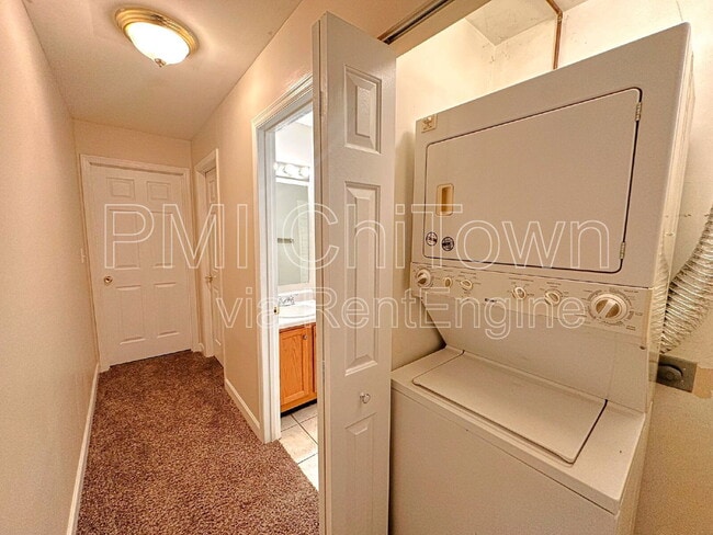 Building Photo - 8 Gant Cir